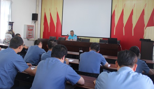 余立川讲法制课