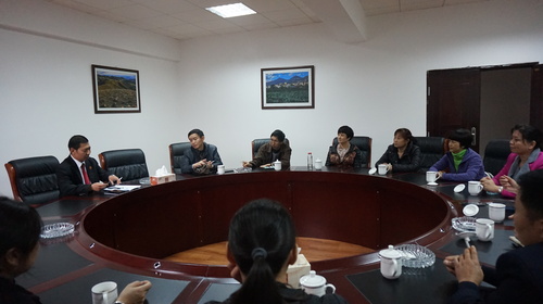 社区工作人员进法院1