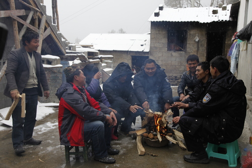 11主动深入群众间“接地气”、听民情