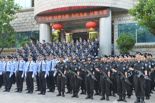 16以铁的纪律打造铁的队伍