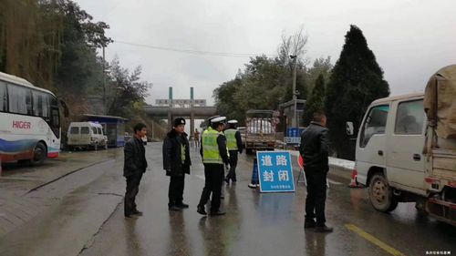 冰雪路上的“警色”——东川警方春运期间鏖战冰雪纪实5