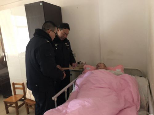 东川区公安局看望慰问困难退休老干部及困难民警家属