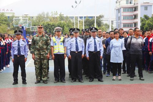 东川区公安局和东川区教育局联合开展“做自己的首席安全官-平安校园行” 主题宣传活动2