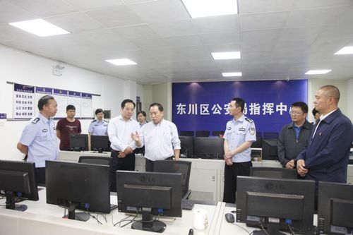 区委书记胡江辉一行实地调研公安工作