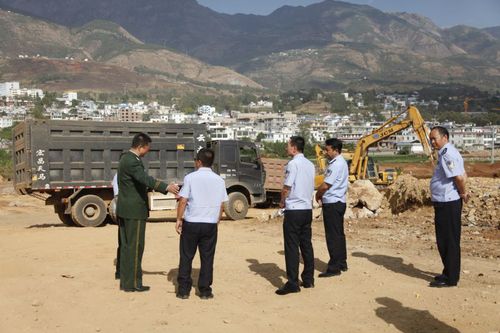 市公安局党委委员、副局长赵大围到区公安局调研指导工作3