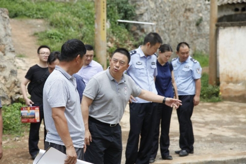 王丽昆副区长到乌龙镇马店村和坪子村开展建党97周年系列庆祝活动