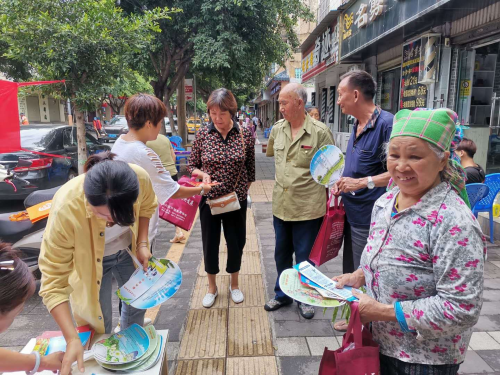 （图片）铜都街道碧云社区开展反恐及扫黑除恶专项斗争宣传活动