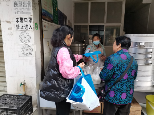 图片1 白云社区开展扫黑除恶宣传活动