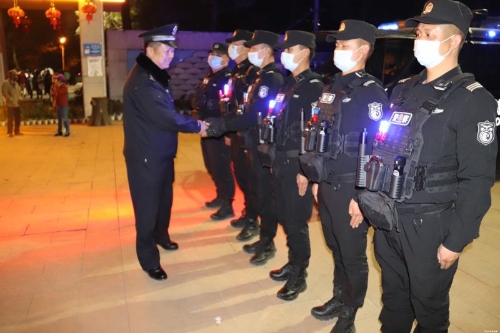 【春节我在岗】除夕夜，晏寅同志带队值守并看望慰问值班民警辅警