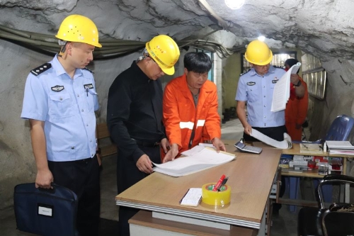 张双平局长深入北部山区派出所检查指导工作并看望慰问民警辅警