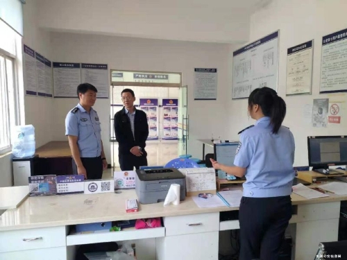 市公安局党委专职副书记段庆颖到红土地派出所调研指导工作2