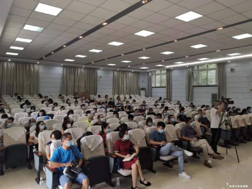 东川区召开文明交通劝导志愿服务活动工作会议2