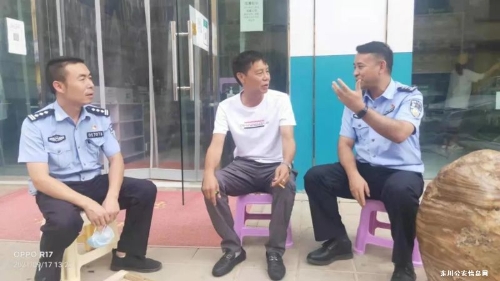 【问计于民大走访】东川公安听民声 察民情 架起警民连心桥3