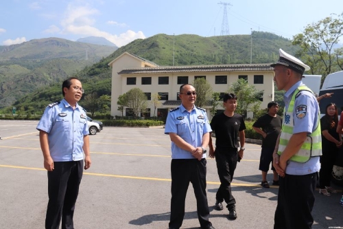 张双平局长调研指导道路交通管理工作