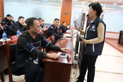 东川区公安局组织“关爱警务人员•助力健康中国”宣教活动2