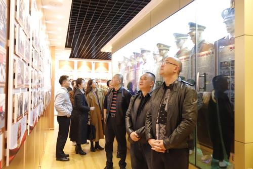 呈贡分局与东川区局开展党建互助共建暨“重温革命记忆，传承红色精神”主题党日活动