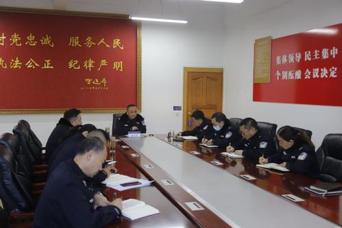 东川区公安局张双平同志调研指导指挥中心工作